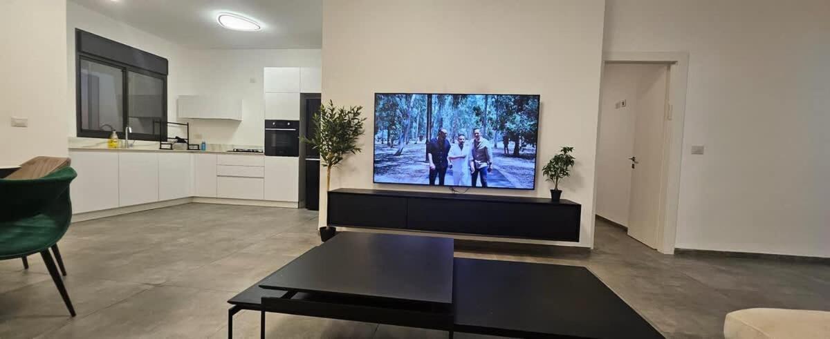 Stunning And Spacious In Kiryat Ata Qiryat Ata Exteriér fotografie